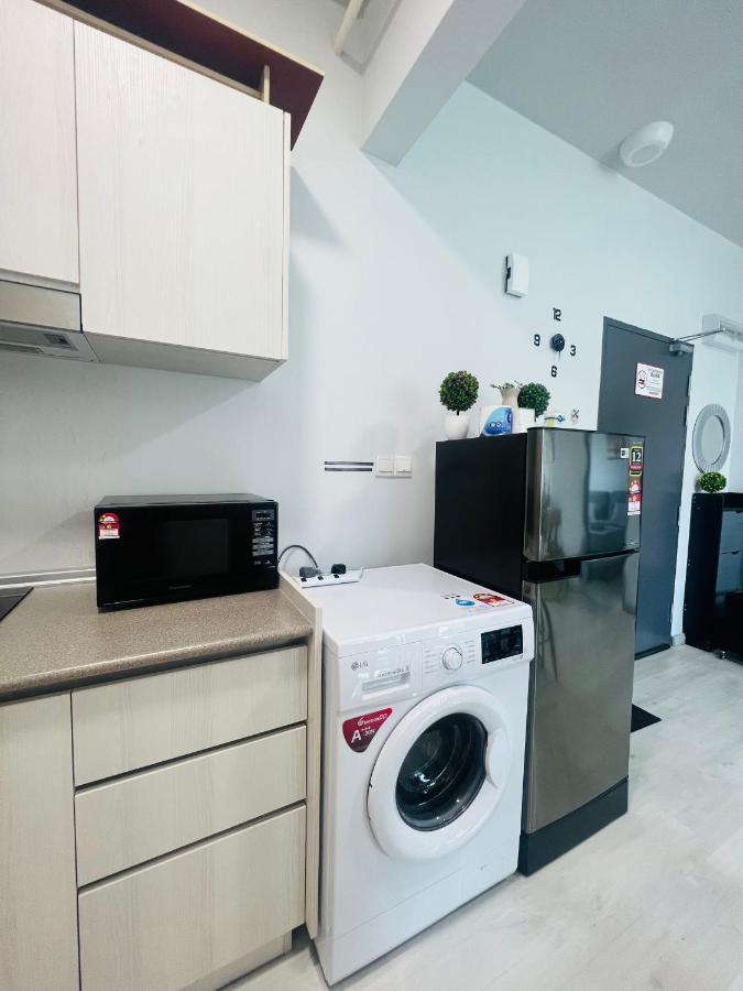 Botiza Suites At Jesselton Quay Kota Kinabalu Luaran gambar