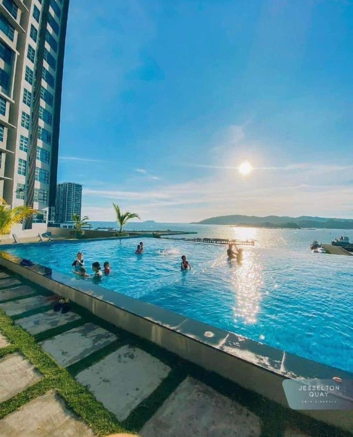 Botiza Suites At Jesselton Quay Kota Kinabalu Luaran gambar