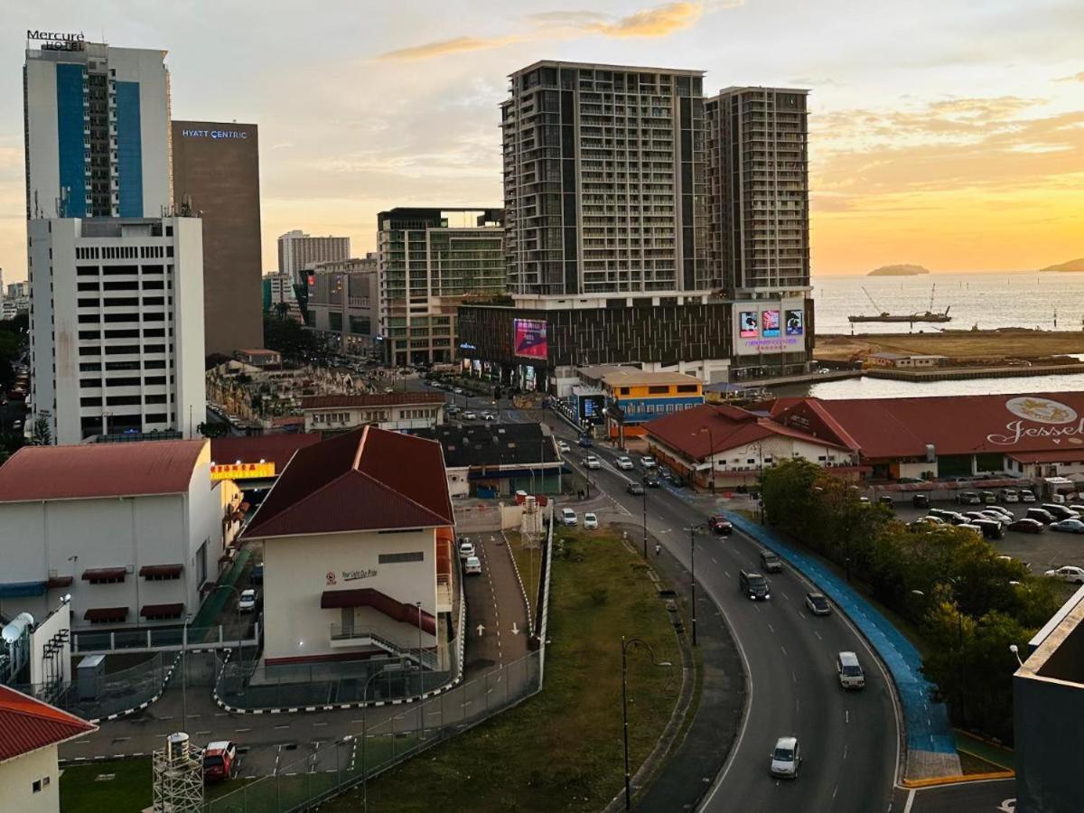 Botiza Suites At Jesselton Quay Kota Kinabalu Luaran gambar