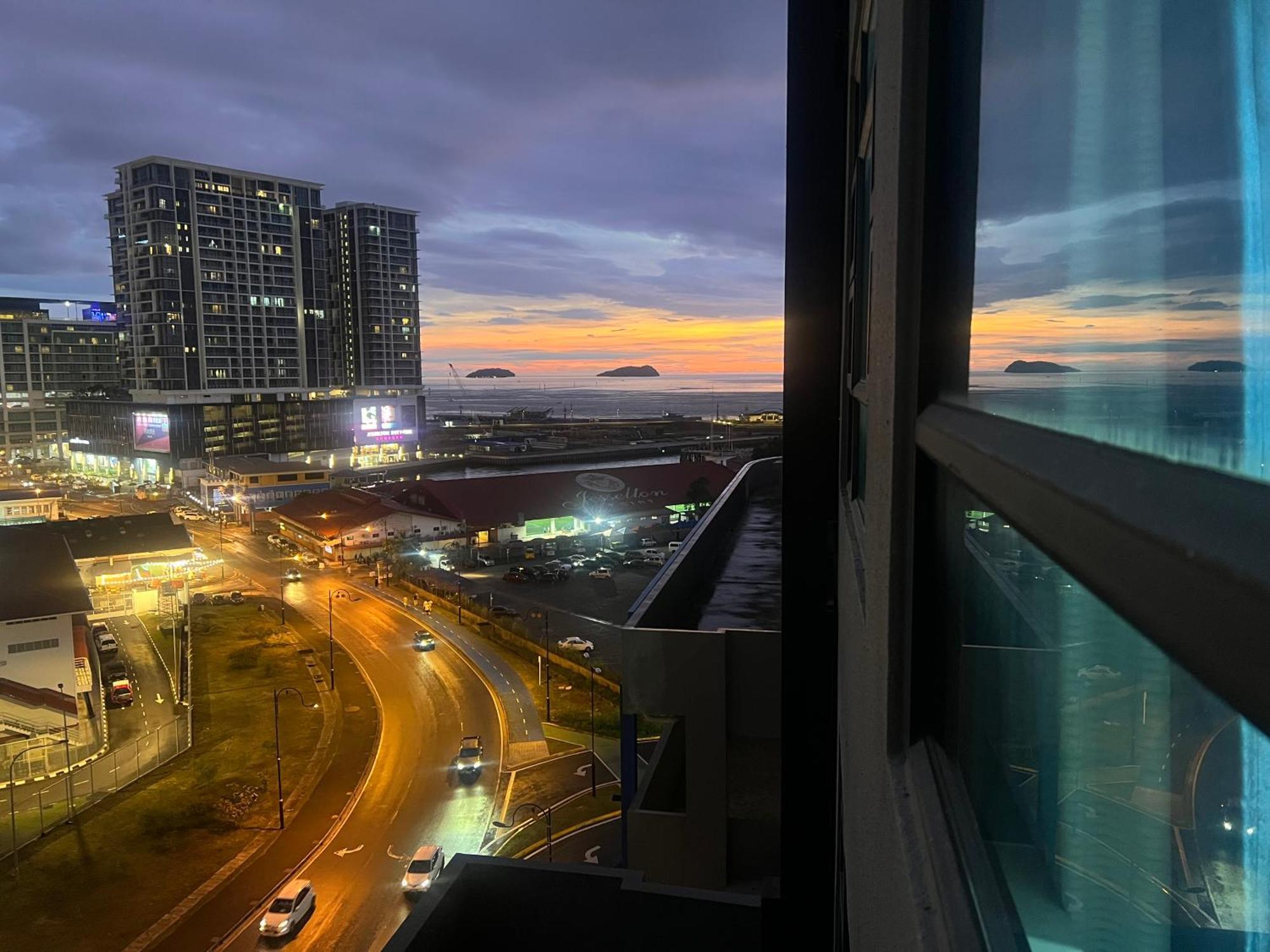 Botiza Suites At Jesselton Quay Kota Kinabalu Bilik gambar